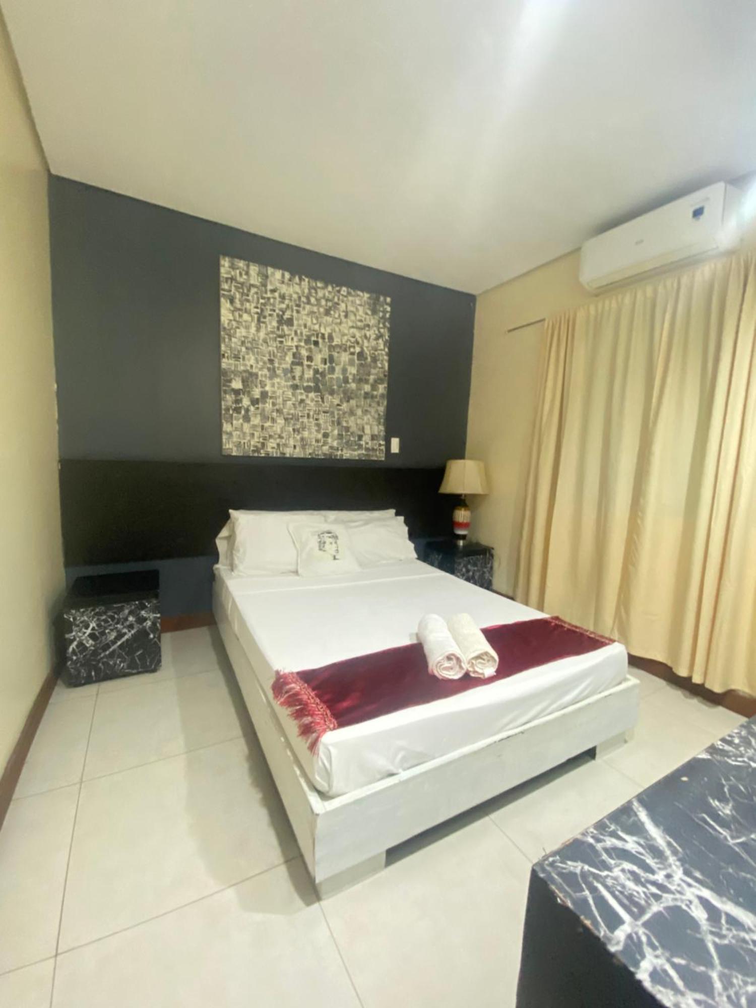 Coron Town Traveller'S Dormitory Exterior photo
