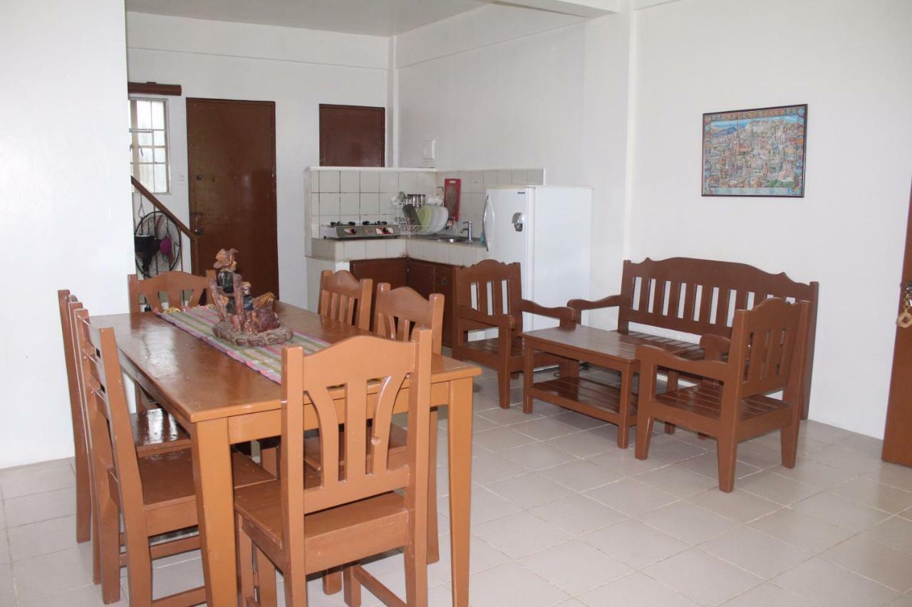 Coron Town Traveller'S Dormitory Exterior photo