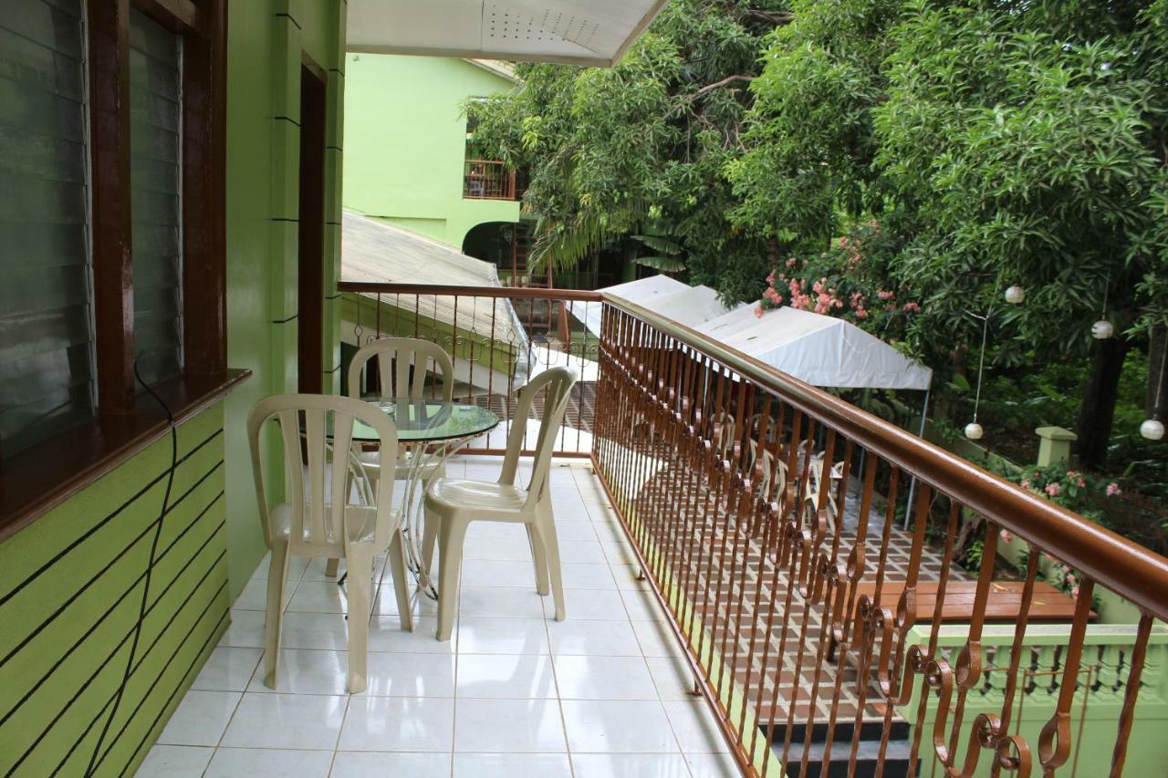 Coron Town Traveller'S Dormitory Exterior photo