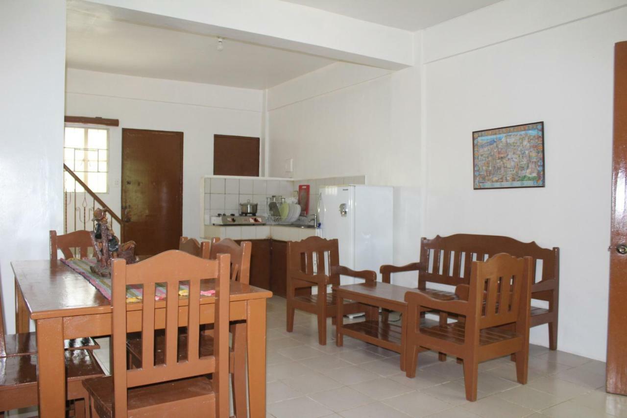 Coron Town Traveller'S Dormitory Exterior photo