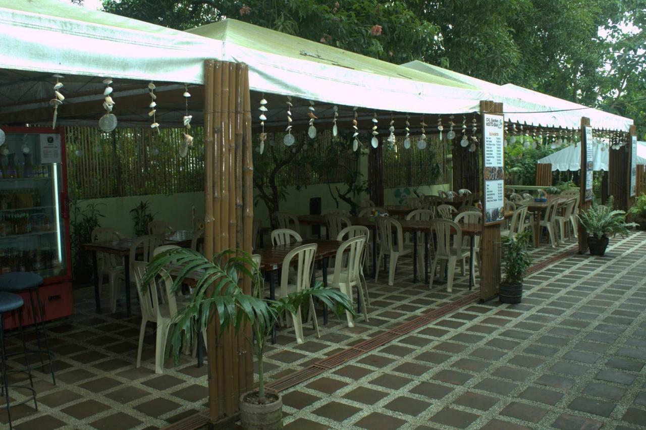 Coron Town Traveller'S Dormitory Exterior photo