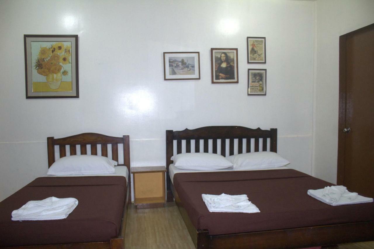 Coron Town Traveller'S Dormitory Exterior photo