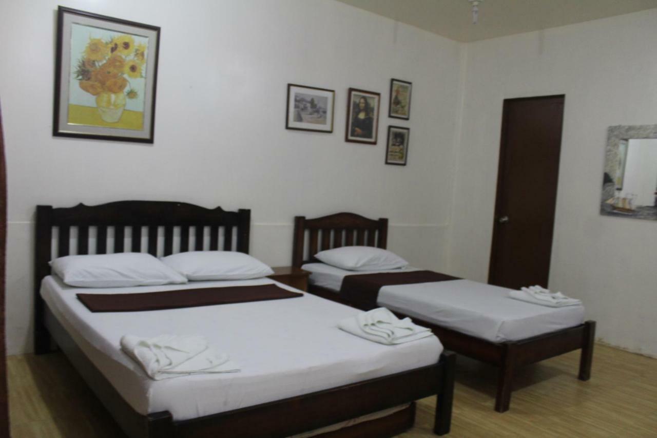 Coron Town Traveller'S Dormitory Exterior photo