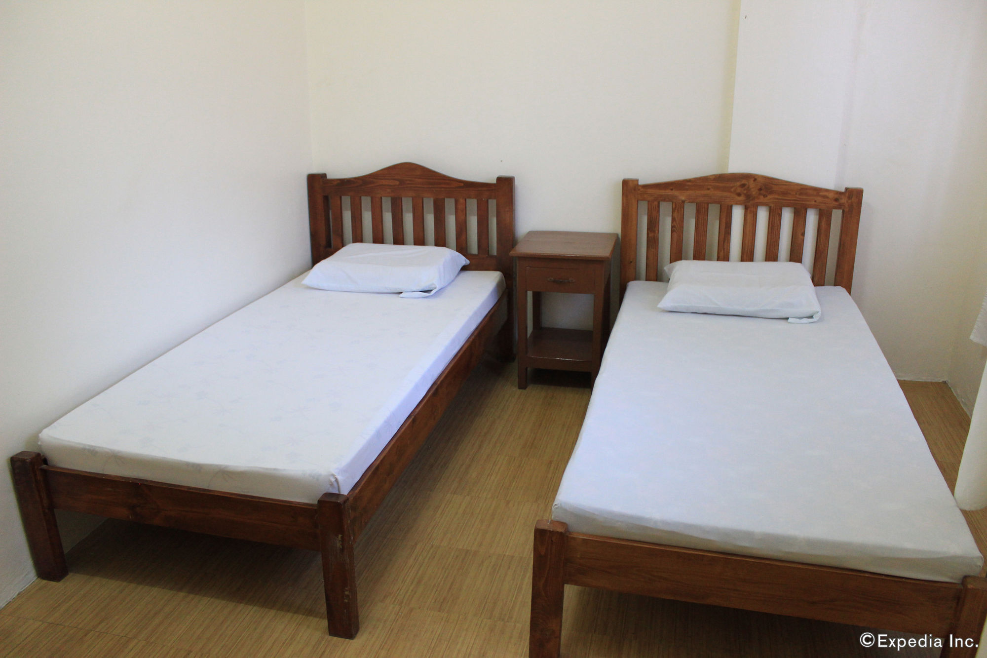 Coron Town Traveller'S Dormitory Exterior photo
