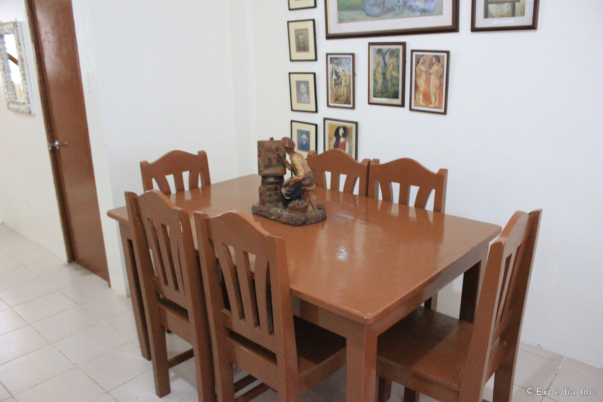 Coron Town Traveller'S Dormitory Exterior photo