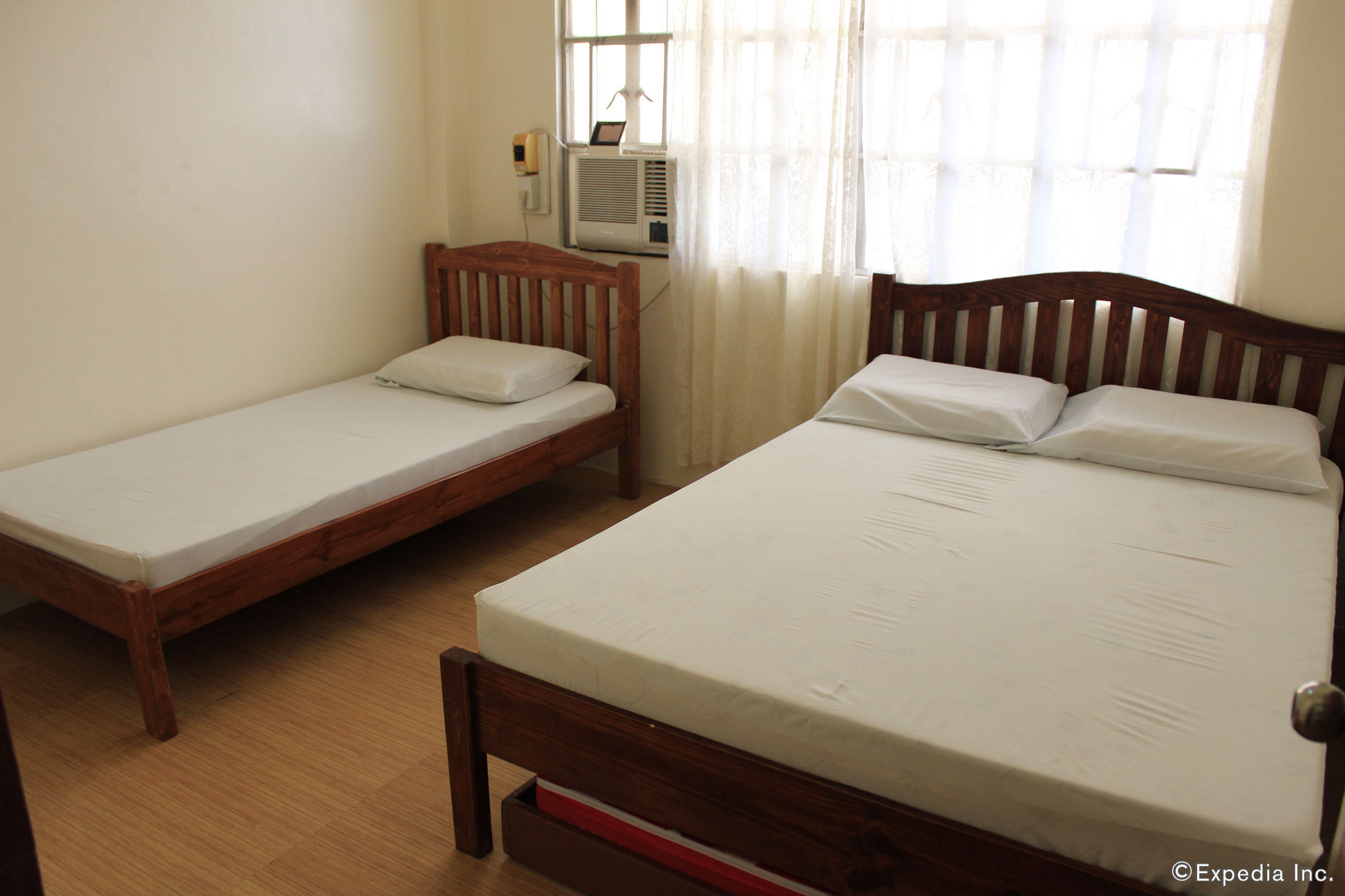 Coron Town Traveller'S Dormitory Exterior photo